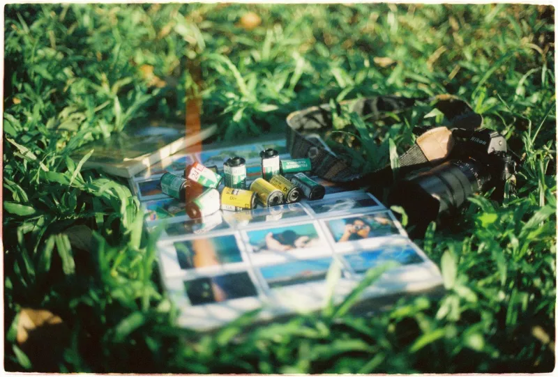 When 24 Shots Had to Last the Entire Vacation: How Photography Went From Precious Art to Infinite Throwaway Content