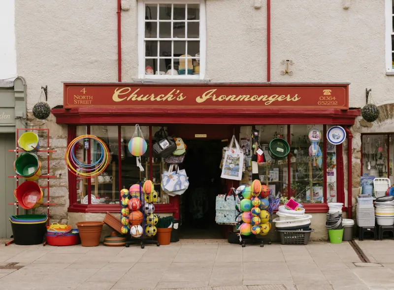 Your Neighborhood Oracle Sold Screws: When Hardware Stores Were Universities of Getting Things Done